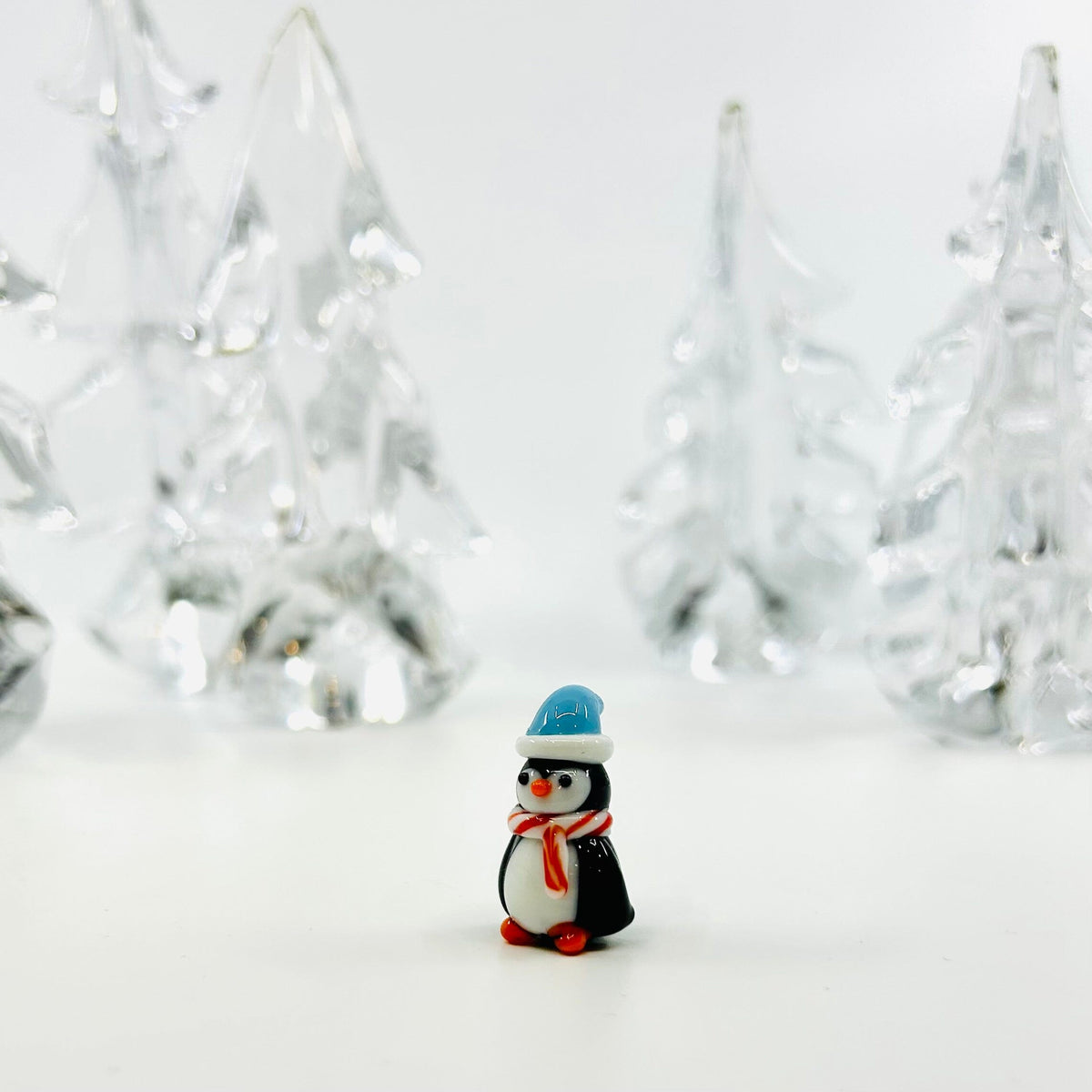 Chilly Xmas Penguin 233 Miniature - 