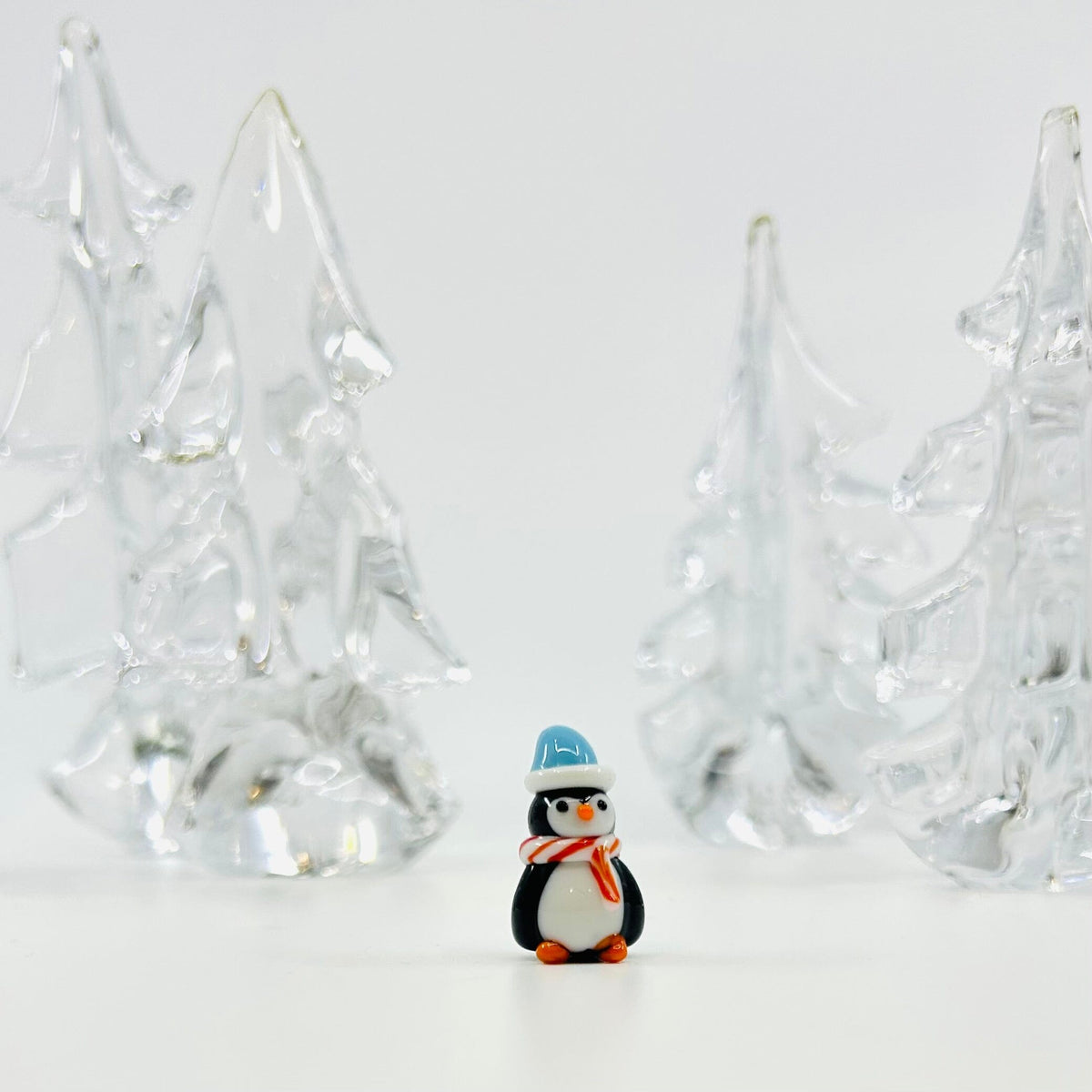 Chilly Xmas Penguin 233 Miniature - 