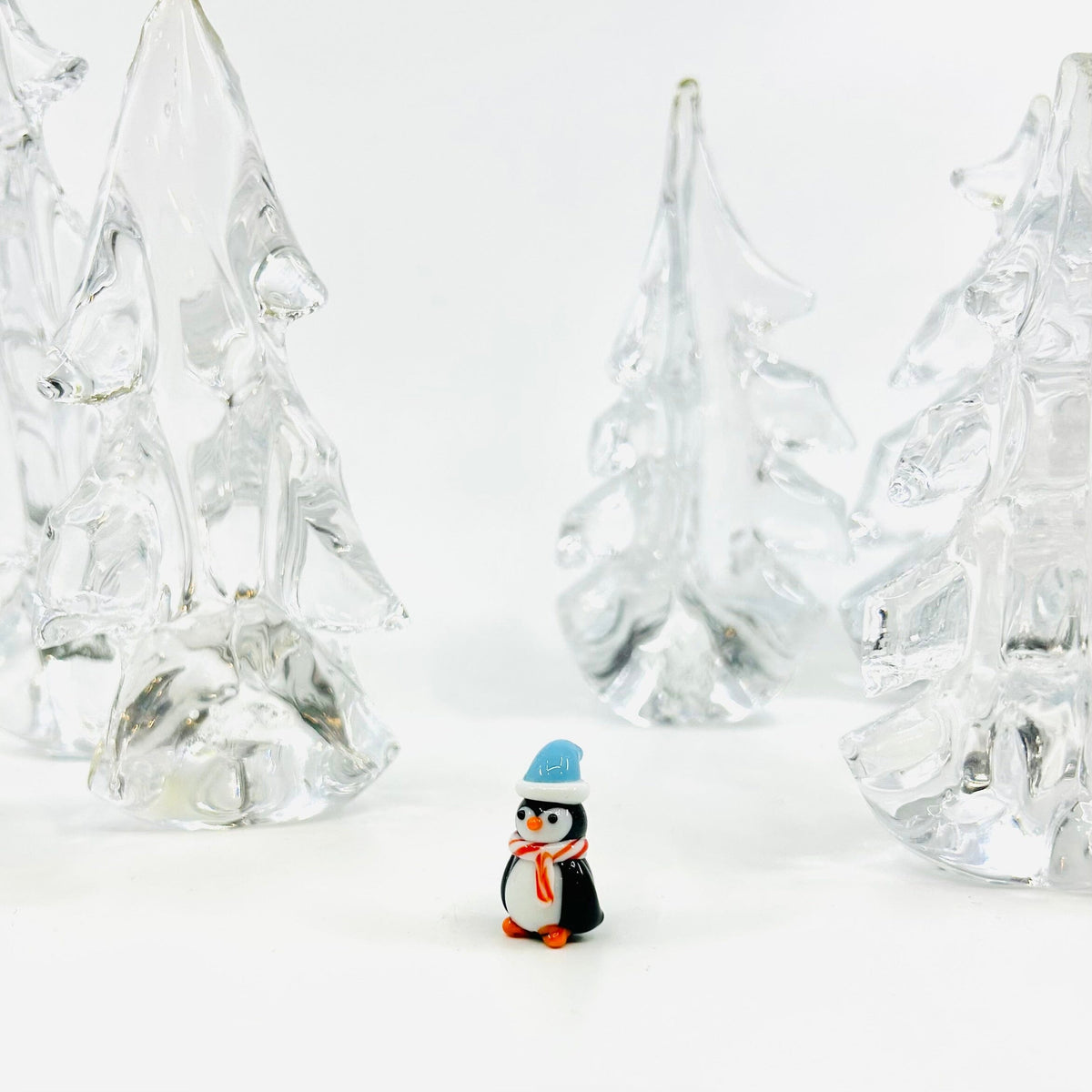 Chilly Xmas Penguin 233 Miniature - 