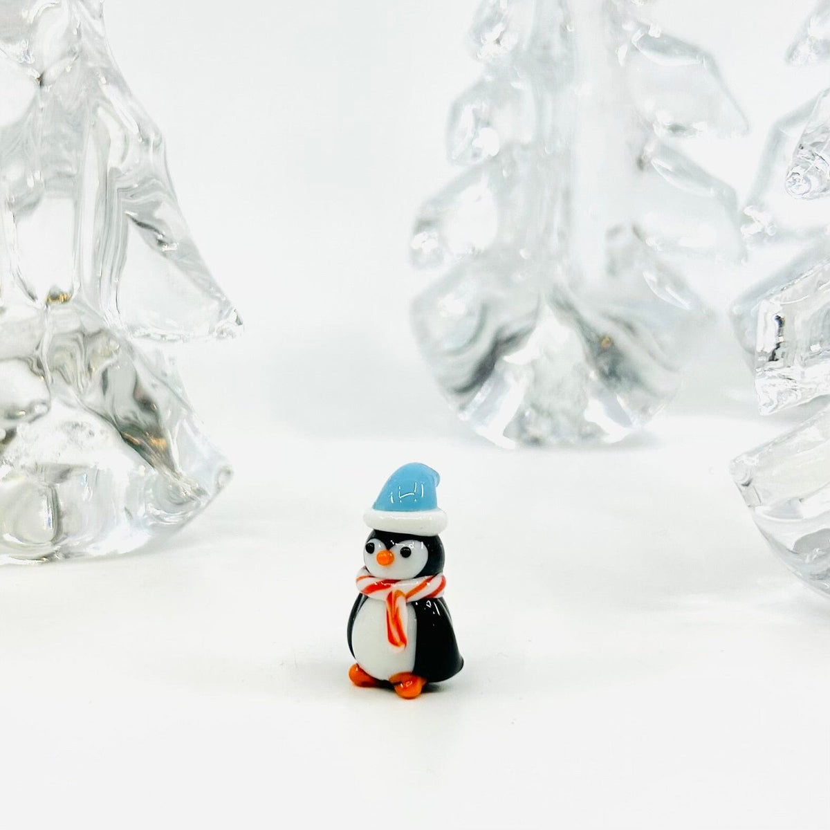 Chilly Xmas Penguin 233 Miniature - 